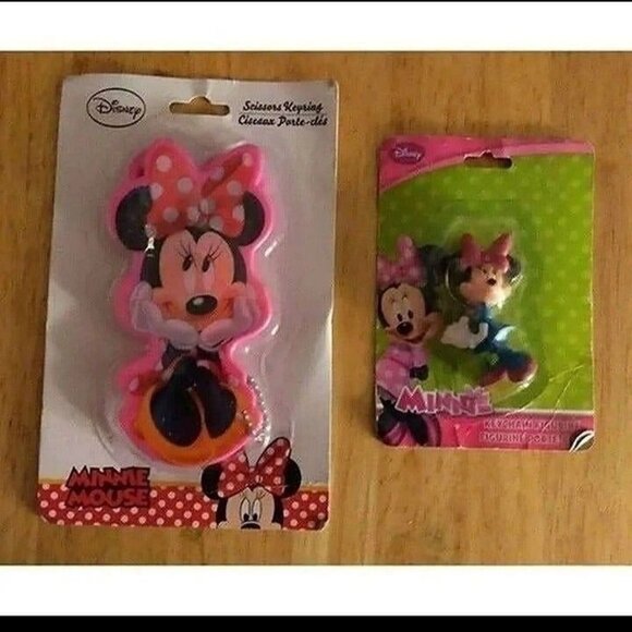 Minnie 2 DISNEY SCISSORS & 2 MINNIE KEYCHAIN. BRAND NEW - Picture 2 of 2